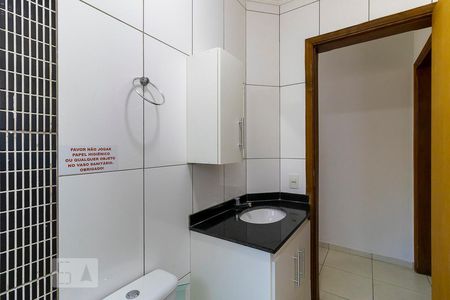 Banheiro de kitnet/studio para alugar com 1 quarto, 32m² em Centro (barao Geraldo), Campinas