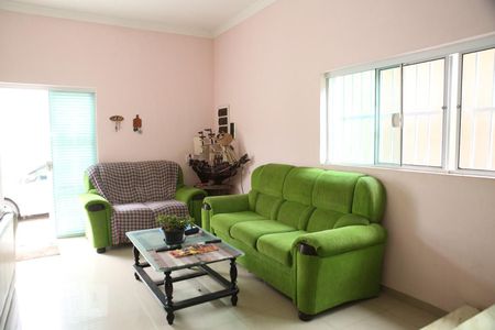 Casa para alugar com 4 quartos, 235m² em Maracanã, Praia Grande