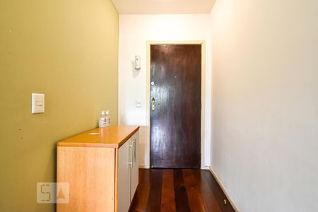 Entrada de apartamento para alugar com 2 quartos, 55m² em Consolação, São Paulo