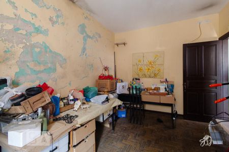 Casa à venda com 244m², 4 quartos e 3 vagas Casa à venda com 244m², 4 quartos e 3 vagasQuarto 4