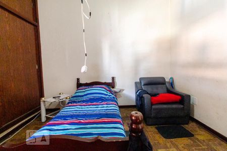 Casa à venda com 244m², 4 quartos e 3 vagas Casa à venda com 244m², 4 quartos e 3 vagasQuarto 2