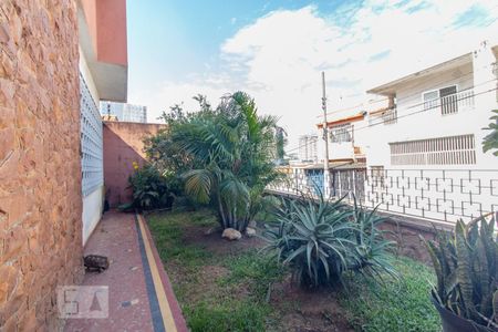 Casa à venda com 244m², 4 quartos e 3 vagas Casa à venda com 244m², 4 quartos e 3 vagasQuintal e garagem