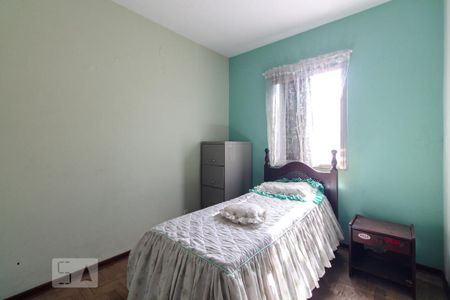 Casa à venda com 244m², 4 quartos e 3 vagas Casa à venda com 244m², 4 quartos e 3 vagasQuarto 1