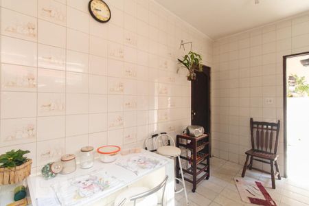 Casa à venda com 244m², 4 quartos e 3 vagas Casa à venda com 244m², 4 quartos e 3 vagasCozinha