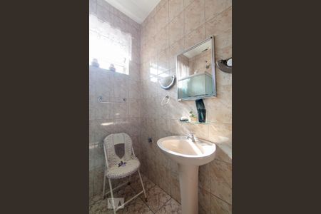 Casa à venda com 244m², 4 quartos e 3 vagas Casa à venda com 244m², 4 quartos e 3 vagasBanheiro