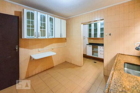 Cozinha de casa para alugar com 3 quartos, 150m² em Vila Moraes, São Paulo