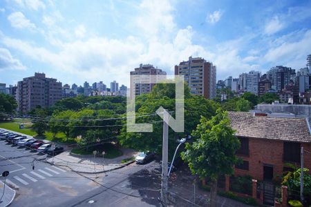 Quarto 1 -Vista  de apartamento à venda com 2 quartos, 58m² em Petrópolis, Porto Alegre