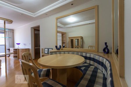 Sala de apartamento para alugar com 2 quartos, 70m² em Cristo Rei, Curitiba