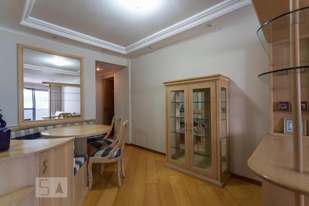 Sala de apartamento para alugar com 2 quartos, 70m² em Cristo Rei, Curitiba