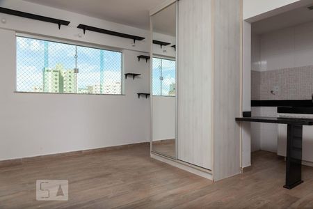 Sala/Quarto de kitnet/studio para alugar com 1 quarto, 35m² em Saraiva, Uberlândia