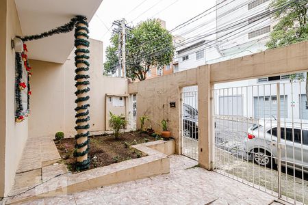 Casa para alugar com 350m², 3 quartos e 6 vagas Casa para alugar com 350m², 3 quartos e 6 vagasEntrada