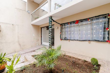 Casa para alugar com 350m², 3 quartos e 6 vagas Casa para alugar com 350m², 3 quartos e 6 vagasEntrada