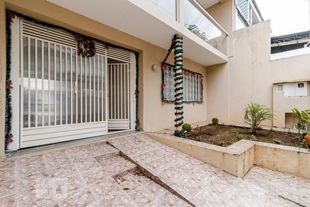 Casa para alugar com 350m², 3 quartos e 6 vagas Casa para alugar com 350m², 3 quartos e 6 vagasEntrada