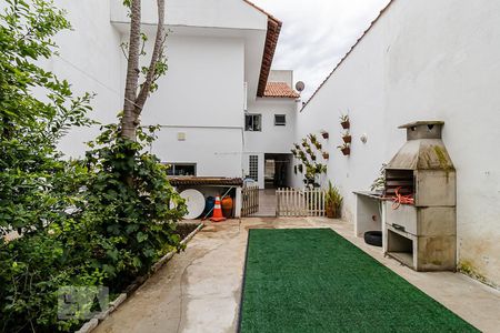 Casa para alugar com 350m², 3 quartos e 6 vagas Casa para alugar com 350m², 3 quartos e 6 vagasQuintal