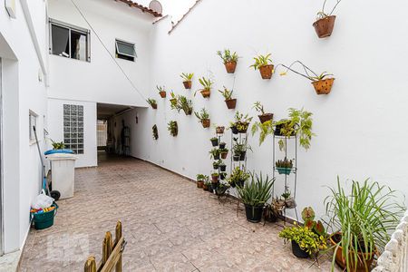 Casa para alugar com 350m², 3 quartos e 6 vagas Casa para alugar com 350m², 3 quartos e 6 vagasQuintal