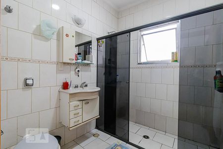 Casa para alugar com 350m², 3 quartos e 6 vagas Casa para alugar com 350m², 3 quartos e 6 vagasBanheiro da Suíte 2