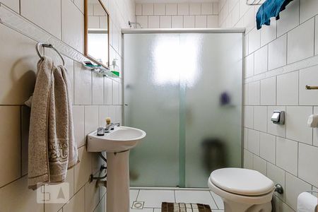 Casa para alugar com 350m², 3 quartos e 6 vagas Casa para alugar com 350m², 3 quartos e 6 vagasBanheiro