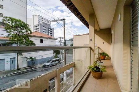 Casa para alugar com 350m², 3 quartos e 6 vagas Casa para alugar com 350m², 3 quartos e 6 vagasSacada da Suíte 1