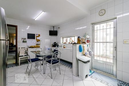 Casa para alugar com 350m², 3 quartos e 6 vagas Casa para alugar com 350m², 3 quartos e 6 vagasCopa e Cozinha