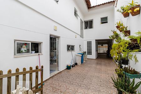 Casa para alugar com 350m², 3 quartos e 6 vagas Casa para alugar com 350m², 3 quartos e 6 vagasQuintal