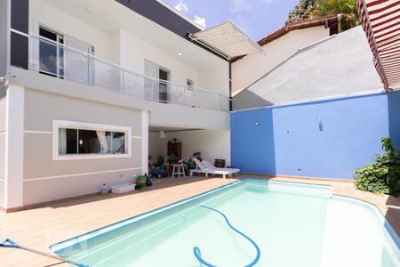 Casa à venda com 700m², 8 quartos e 8 vagas Casa à venda com 700m², 8 quartos e 8 vagasPiscina