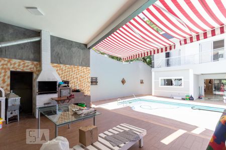 Casa à venda com 700m², 8 quartos e 8 vagas Casa à venda com 700m², 8 quartos e 8 vagasChurrasqueira