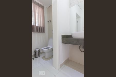 Casa à venda com 700m², 8 quartos e 8 vagas Casa à venda com 700m², 8 quartos e 8 vagas Lavabo