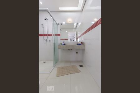 Casa à venda com 700m², 8 quartos e 8 vagas Casa à venda com 700m², 8 quartos e 8 vagasBanheiro da Suíte 4