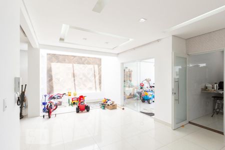 Casa à venda com 700m², 8 quartos e 8 vagas Casa à venda com 700m², 8 quartos e 8 vagasCozinha