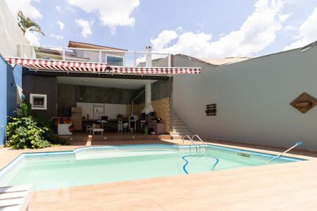Casa à venda com 700m², 8 quartos e 8 vagas Casa à venda com 700m², 8 quartos e 8 vagasPiscina