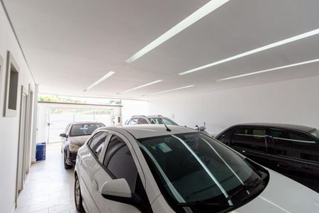 Casa à venda com 700m², 8 quartos e 8 vagas Casa à venda com 700m², 8 quartos e 8 vagasGaragem