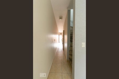 Corredor de casa à venda com 3 quartos, 220m² em Vila Taquari, São Paulo