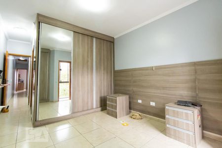 quarto 1 de casa para alugar com 3 quartos, 220m² em Vila Taquari, São Paulo