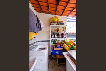 Casa à venda com 300m², 4 quartos e 4 vagas Casa à venda com 300m², 4 quartos e 4 vagasÁrea de serviço