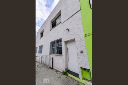 Casa à venda com 300m², 4 quartos e 4 vagas Casa à venda com 300m², 4 quartos e 4 vagasFachada