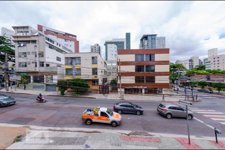 Casa à venda com 300m², 4 quartos e 4 vagas Casa à venda com 300m², 4 quartos e 4 vagasQuarto 1 - Vista