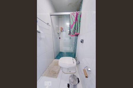 Casa à venda com 300m², 4 quartos e 4 vagas Casa à venda com 300m², 4 quartos e 4 vagasBanheiro social