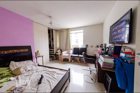 Casa à venda com 300m², 4 quartos e 4 vagas Casa à venda com 300m², 4 quartos e 4 vagasQuarto 1