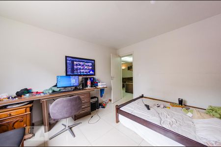 Casa à venda com 300m², 4 quartos e 4 vagas Casa à venda com 300m², 4 quartos e 4 vagasQuarto 1