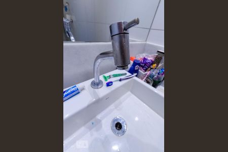 Casa à venda com 300m², 4 quartos e 4 vagas Casa à venda com 300m², 4 quartos e 4 vagasBanheiro social