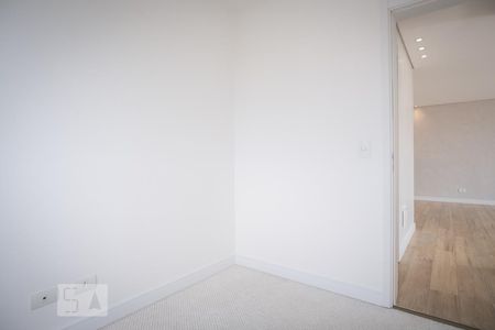 Quarto 1 de apartamento para alugar com 2 quartos, 70m² em Capão Raso, Curitiba