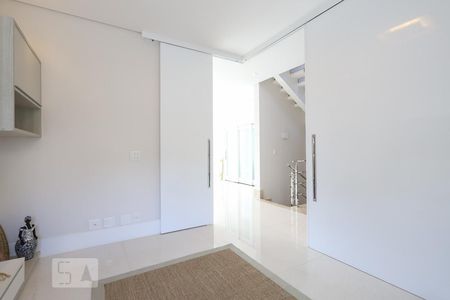 Sala de TV de casa à venda com 3 quartos, 590m² em Jardim Franca, São Paulo