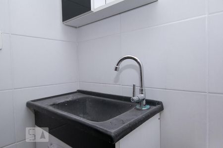 Banheiro de apartamento à venda com 1 quarto, 34m² em Vila Granada, São Paulo