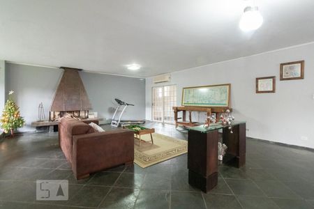 Casa à venda com 350m², 4 quartos e 4 vagasSala