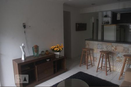 Sala 1 de casa para alugar com 2 quartos, 55m² em Brotas, Salvador