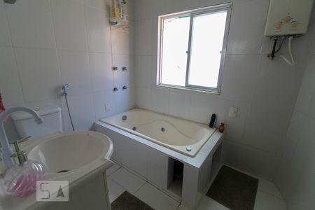 Banheiro da Suíte de casa de condomínio à venda com 4 quartos, 210m² em Tijuca, Rio de Janeiro