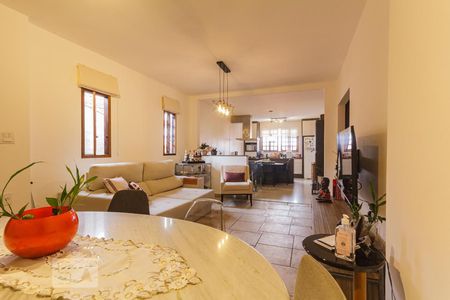 Sala de casa para alugar com 3 quartos, 200m² em Vila Dirce, Mauá