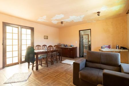 Sala de casa à venda com 4 quartos, 268m² em Vila Nova, Porto Alegre