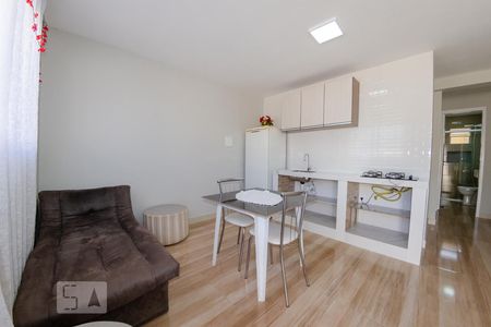 Sala e cozinha de casa para alugar com 1 quarto, 32m² em São João do Rio Vermelho, Florianópolis