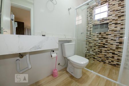 Banheiro de casa para alugar com 1 quarto, 32m² em São João do Rio Vermelho, Florianópolis